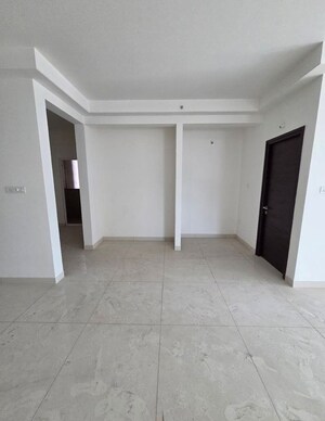 Room in 2.5 BHK Apartment at Puppalaguda – for Rent