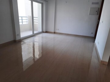 Room in 3 BHK Apartment at Purvanchal Royal City, Chi V Greater Noida – for Rent