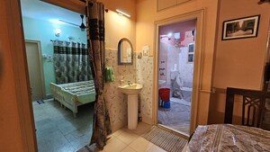 Bathroom in 3 BHK Apartment at Kundan Plaza, Chinar Park – for Sale