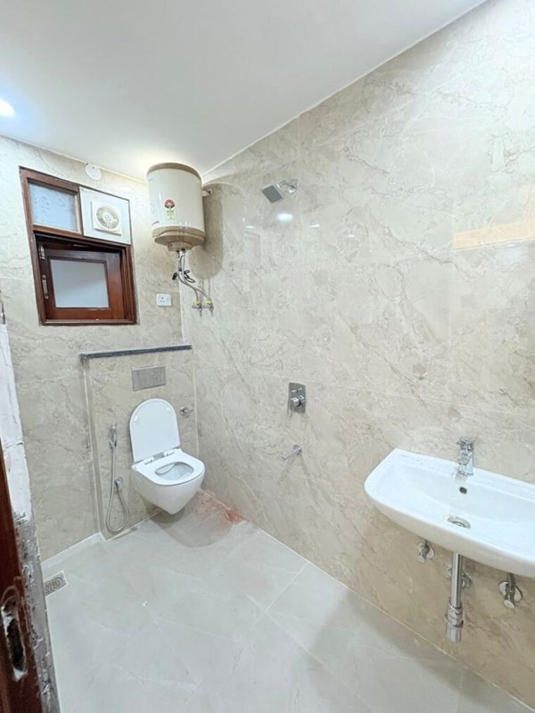 Bathroom, palm-residency-chhatarpur 2 Bedroom 850 Sq.Ft. Builder Floor In Chattarpur Delhi 9722322
