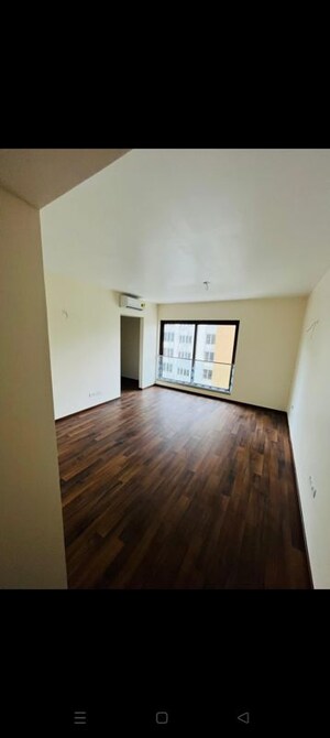 Room in 3 BHK Apartment at Imperium Endellion, Cunningham Road – for Sale