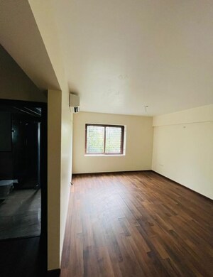 Room in 3 BHK Apartment at Imperium Endellion, Cunningham Road – for Sale