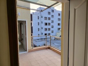 Bedroom in 3 BHK Apartment at Benson Apartments, Benson Town – for Rent