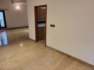 Room in 3 BHK Apartment at Benson Apartments, Benson Town – for Rent