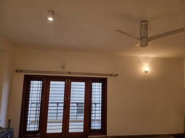Room in 3 BHK Apartment at Benson Apartments, Benson Town – for Rent