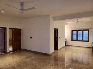 Room in 3 BHK Apartment at Benson Apartments, Benson Town – for Rent