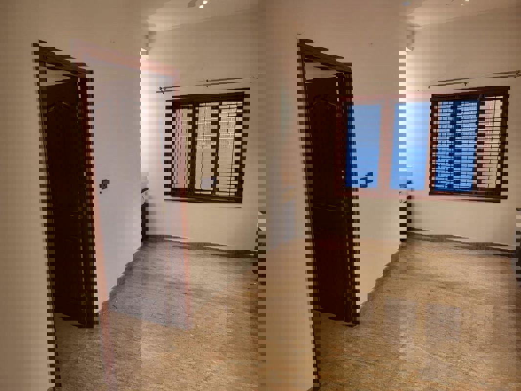 3 BHK + Extra Room Apartment For Rent in Benson Apartments