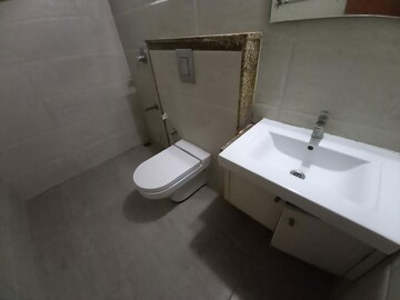 Bathroom in 3 BHK Apartment at Benson Apartments, Benson Town – for Rent