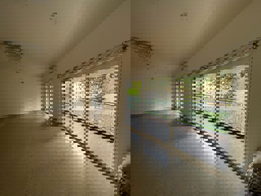 4 BHK + Servant Room 4100 Sq.Ft. Apartment in Embassy Oasis