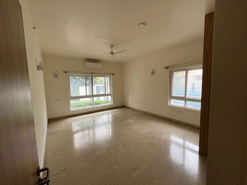 Bedroom in 4 BHK Apartment at Embassy Oasis, Frazer Town – for Rent