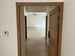 Room in 4 BHK Apartment at Embassy Oasis, Frazer Town – for Rent