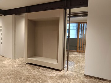 Room in 4 BHK Apartment at Regency Liqury, Lavelle Road – for Rent