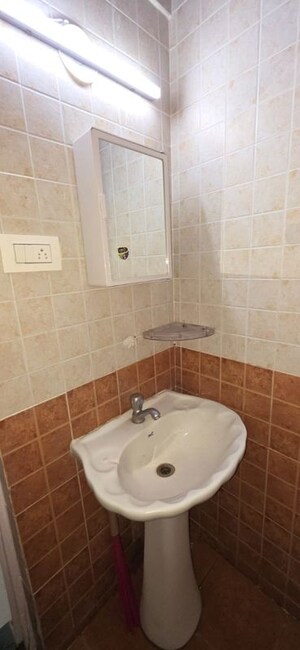 Bathroom in 3 BHK Apartment at Albert Court, Richmond Town – for Rent