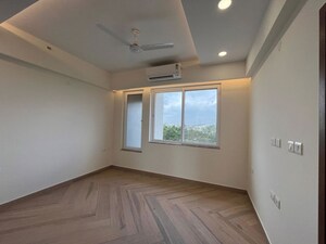 Room in 4 BHK Apartment at Prestige Fairfield, Rmv 2nd Stage – for Rent