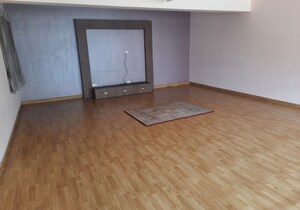 Room in 4 BHK Apartment at Embassy Habitat, Palace Road – for Rent