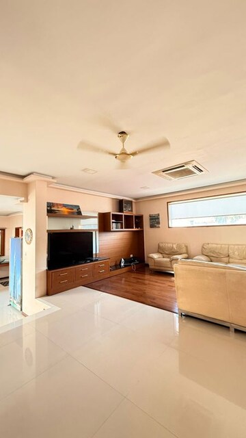 Kitchen in 4 BHK Apartment at Dwaraka Apartments Indiranagar, Indiranagar – for Rent