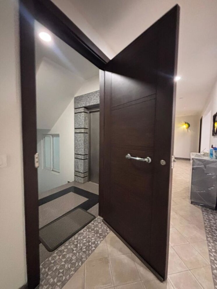 undefined, green park extension 4 Bedroom 4000 Sq.Ft. Apartment In Green Park Extension Delhi 9722372