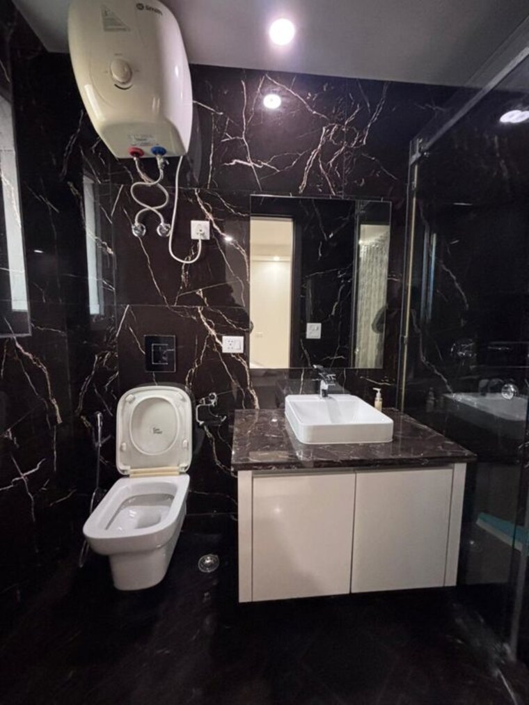 Attached Bathroom, green park extension 4 Bedroom 4000 Sq.Ft. Apartment In Green Park Extension Delhi 9722372