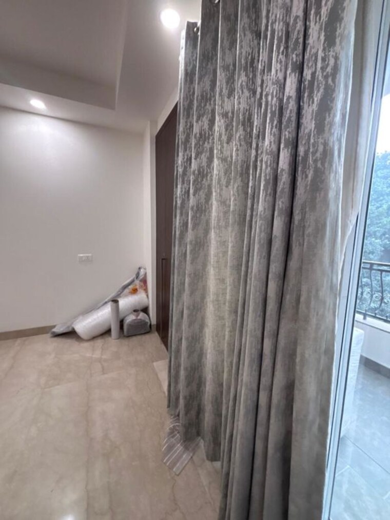 undefined, green park extension 4 Bedroom 4000 Sq.Ft. Apartment In Green Park Extension Delhi 9722372