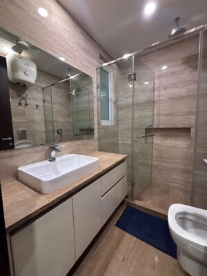 Attached Bathroom in 4 BHK Apartment at Green Park Extension – for Rent