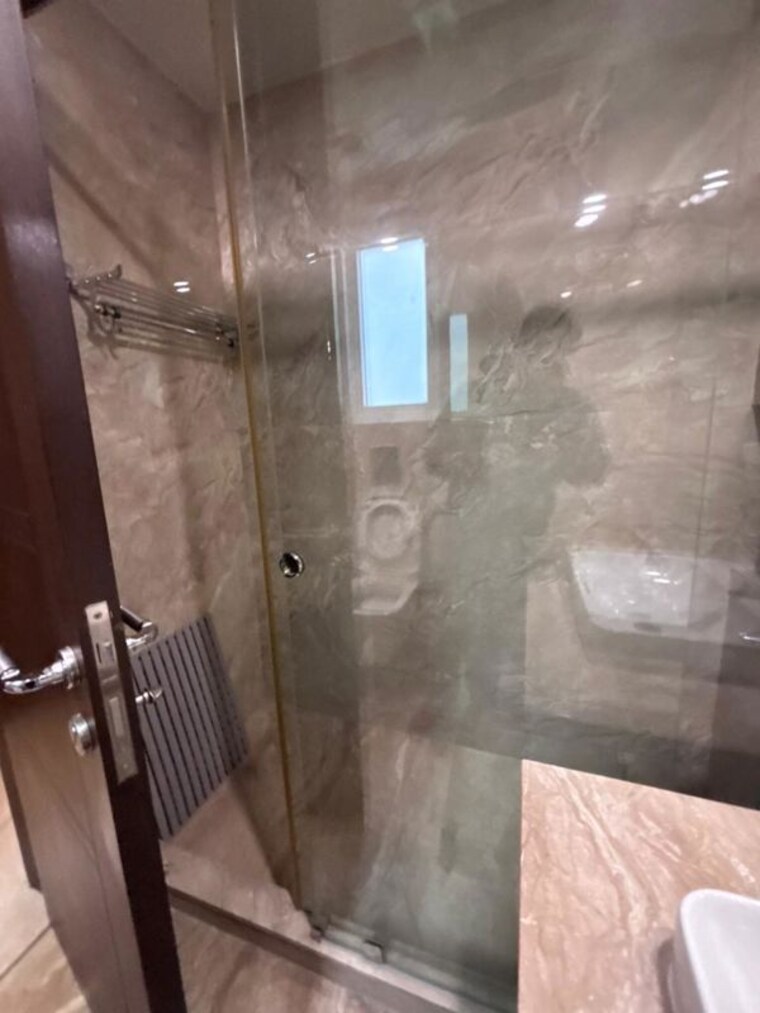Bathroom, green park extension 4 Bedroom 4000 Sq.Ft. Apartment In Green Park Extension Delhi 9722372