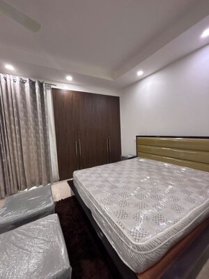 Bedroom in 4 BHK Apartment at Green Park Extension – for Rent