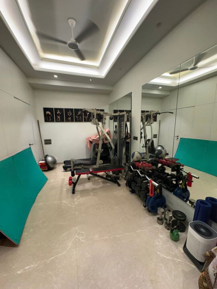 Gym, green park 3 Bedroom 1800 Sq.Ft. Apartment In Green Park Delhi 9722373