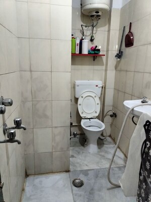 Bathroom in 1 BHK Apartment at Khirki Extension – for Rent