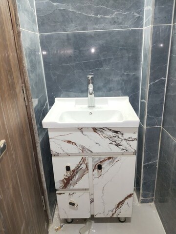 Bathroom in 2 BHK Apartment at Khirki Extension – for Rent