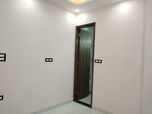 Room in 2 BHK Apartment at Khirki Extension – for Rent