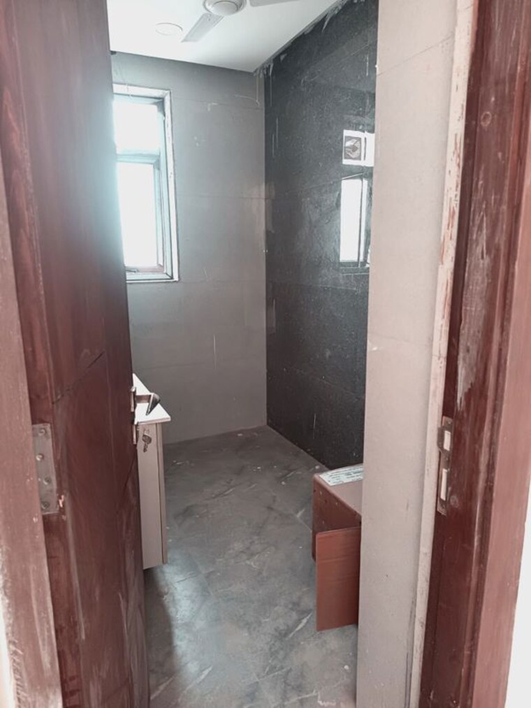 Bathroom, sector 19 3.5 Bedroom 2250 Sq.Ft. Builder Floor In Sector 19 Faridabad 9583114