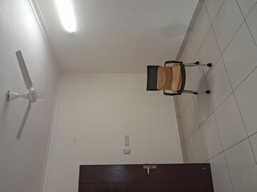 Room in 2.5 BHK Builder Floor at Sector 28 – for Rent