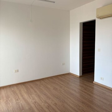 Room in 3 BHK Apartment at Experion The Heart Song, Sector 108 – for Rent