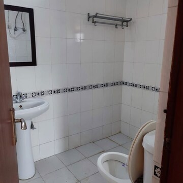 Bathroom in 3 BHK Apartment at Ardee City Palm Grove Heights, Sector 52 – for Sale