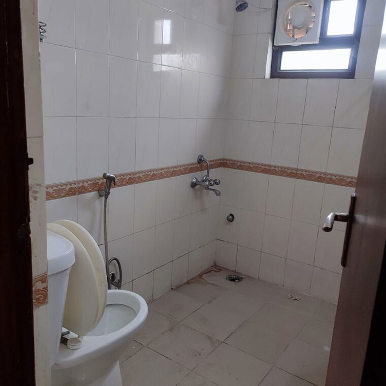 Bathroom, ardee-city-palm-grove-heights 3 Bedroom 2035 Sq.Ft. Apartment In Sector 52 Gurgaon 9722407