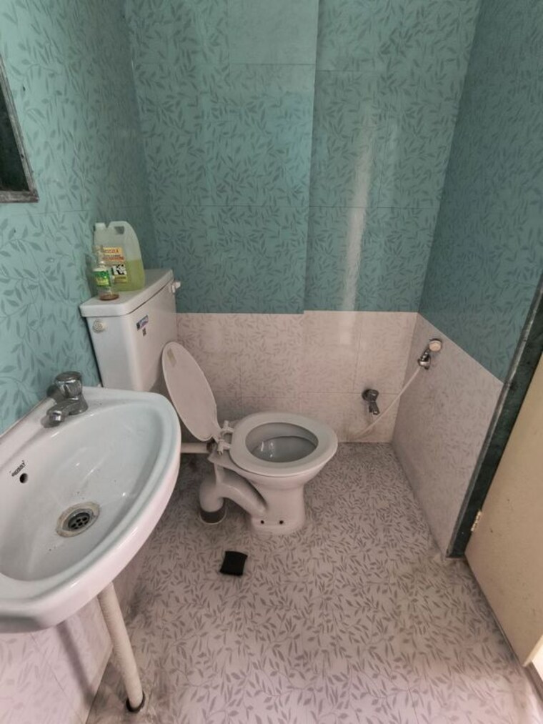 Bathroom, dhayari 2 Bedroom 900 Sq.Ft. Apartment In Dhayari Pune 9722438