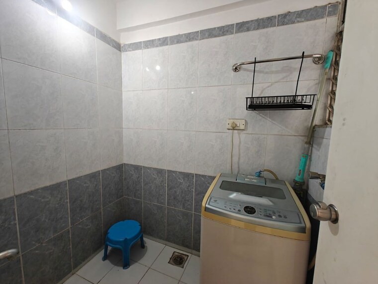 Bathroom, lunkad-queensland 1 Bedroom 610 Sq.Ft. Apartment In Viman Nagar Pune 9722483