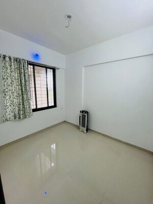 Room in 1 BHK Apartment at Oxy Beaumonde, Viman Nagar – for Rent