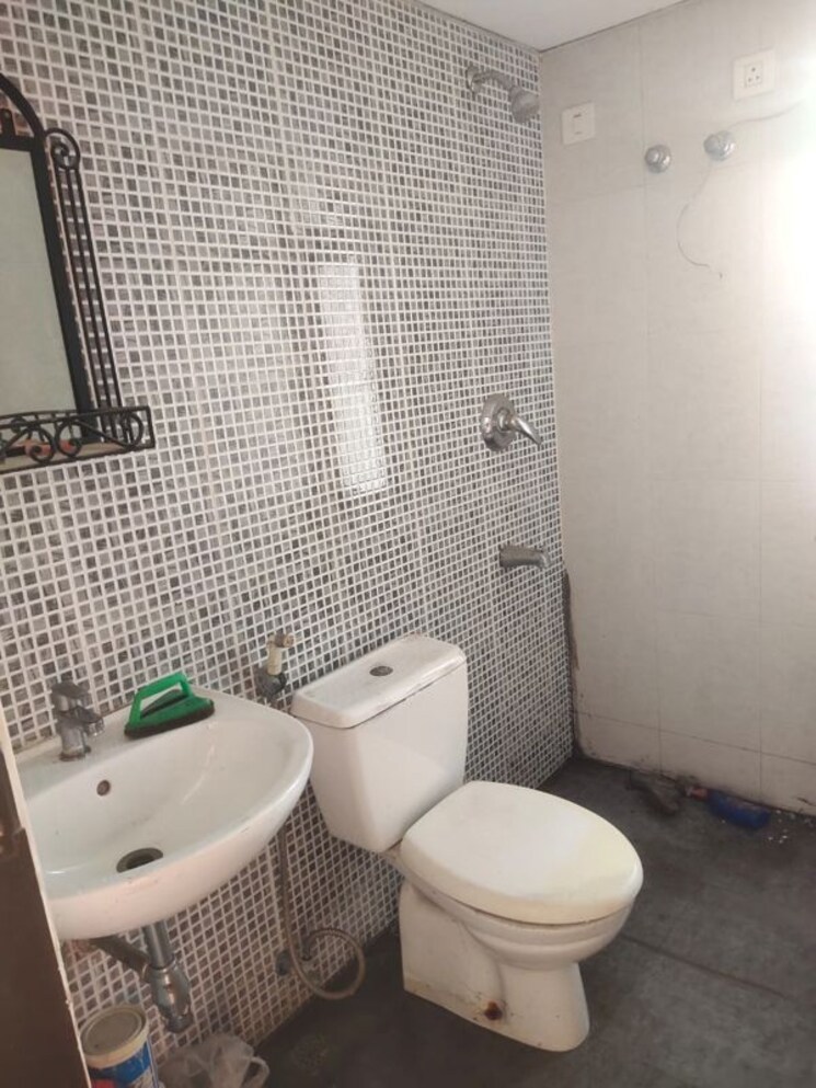 Bathroom, kundan-plaza 3 Bedroom 1320 Sq.Ft. Apartment In Chinar Park Kolkata 9722571