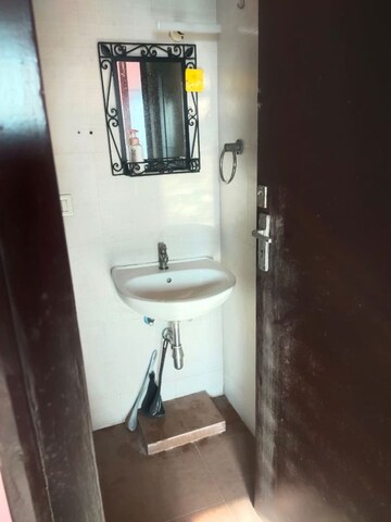 Bathroom in 3 BHK Apartment at Kundan Plaza, Chinar Park – for Sale