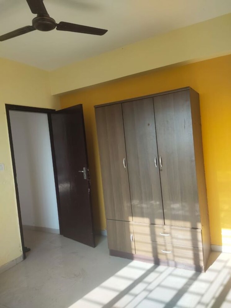 Room, kundan-plaza 3 Bedroom 1320 Sq.Ft. Apartment In Chinar Park Kolkata 9722571
