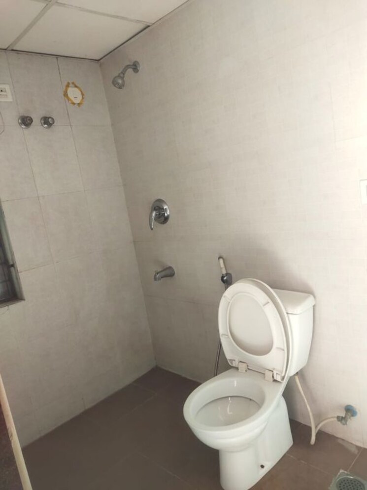 Bathroom, kundan-plaza 3 Bedroom 1320 Sq.Ft. Apartment In Chinar Park Kolkata 9722571