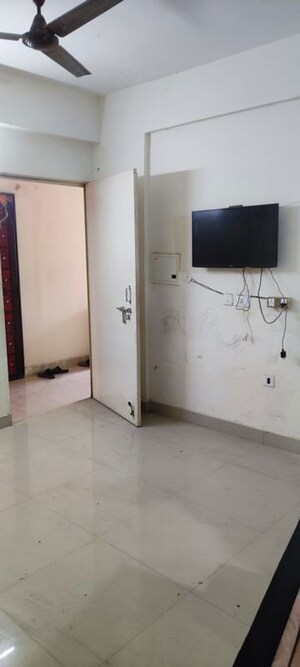 Room in 2 BHK Apartment at Conscient Habitat 78, Sector 78 – for Sale