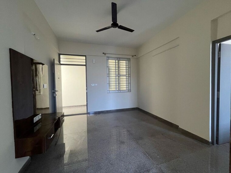 Room, priyanka-silver-serenity 1 Bedroom 700 Sq.Ft. Apartment In Marathahalli Bangalore 9722576