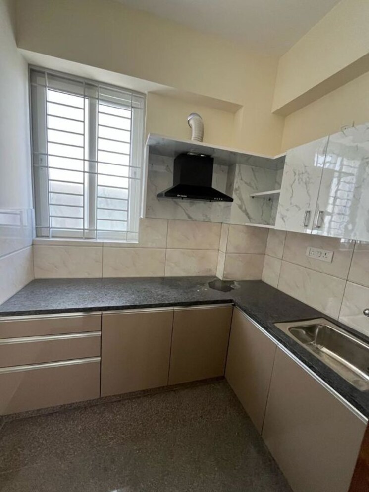 Kitchen, priyanka-silver-serenity 1 Bedroom 700 Sq.Ft. Apartment In Marathahalli Bangalore 9722576