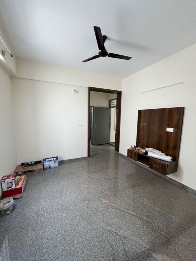 Room, priyanka-silver-serenity 1 Bedroom 700 Sq.Ft. Apartment In Marathahalli Bangalore 9722576