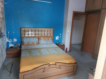 Bedroom in 2 BHK Apartment at Navjivan Colony, Mahim – for Rent