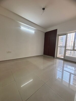 Room in 2 BHK Apartment at Panchsheel Greens II, Sector 16 Greater Noida – for Sale