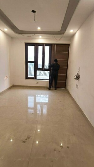 Living Room in 4 BHK Builder Floor at Green Fields Colony – for Rent