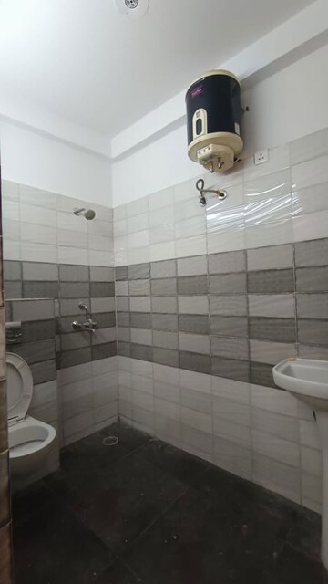 Bathroom in 4 BHK Independent House at Sector 17 – for Sale